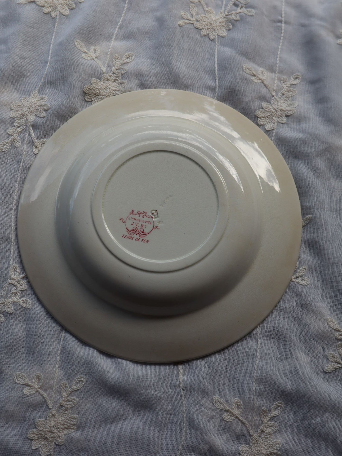 Terre de Fer JB.V assiette creuse D