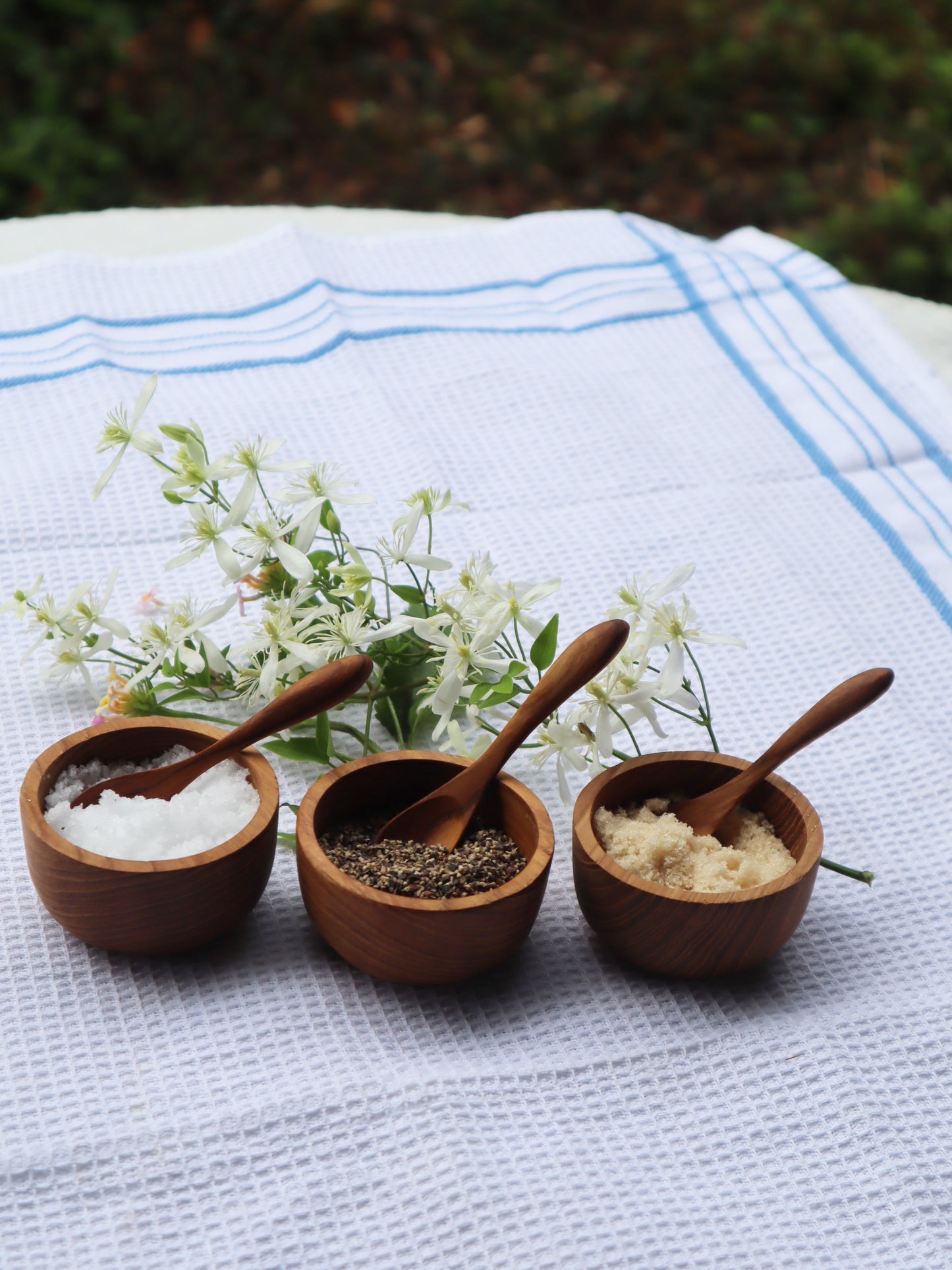 Tasse à sel et à poivre avec cuillère
