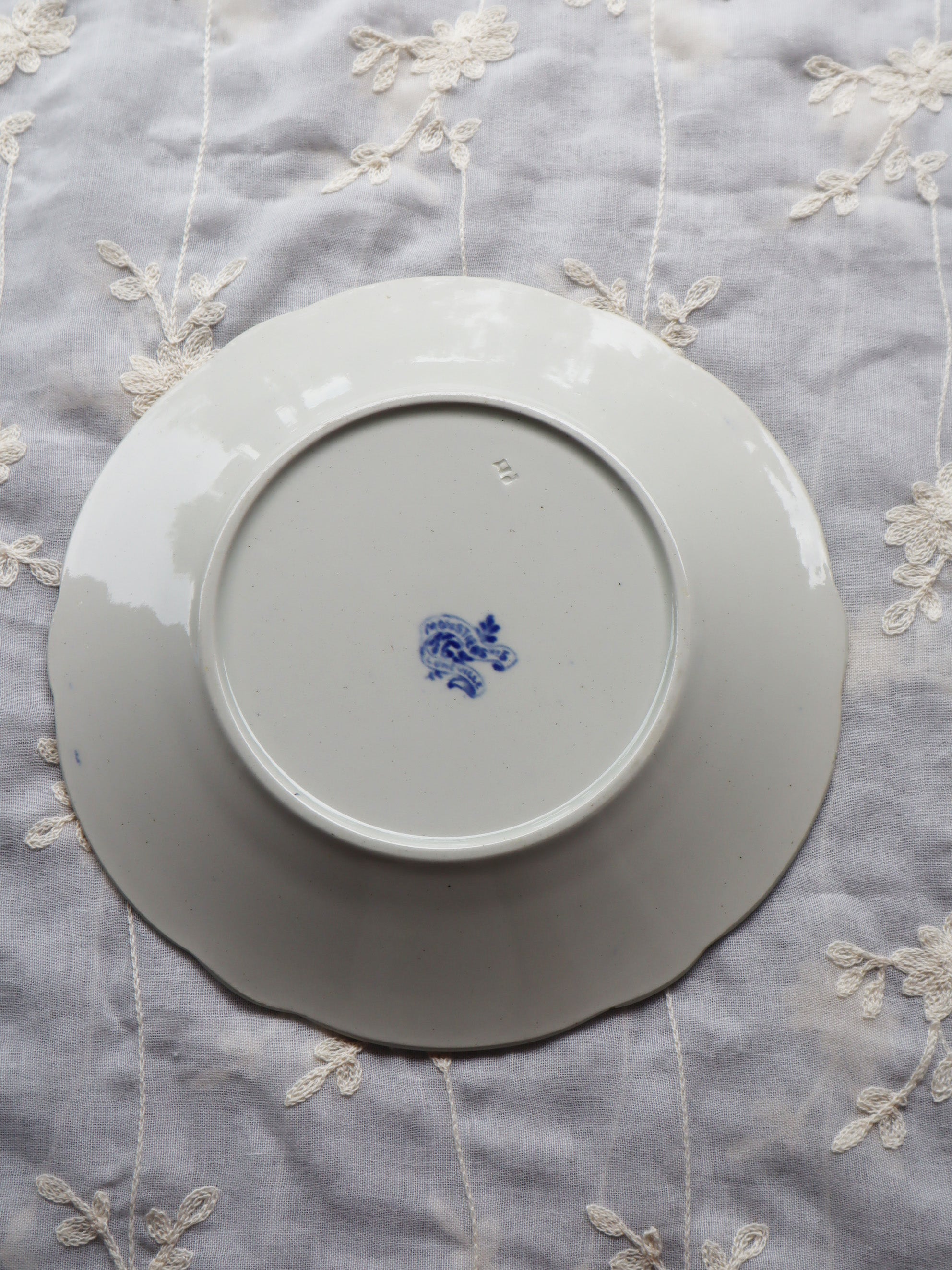 KG Lunéville décor Moustiers N° 5 assiette de diner F – Les Bleuets