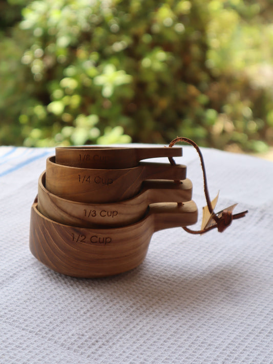 Tasses à mesurer en bois