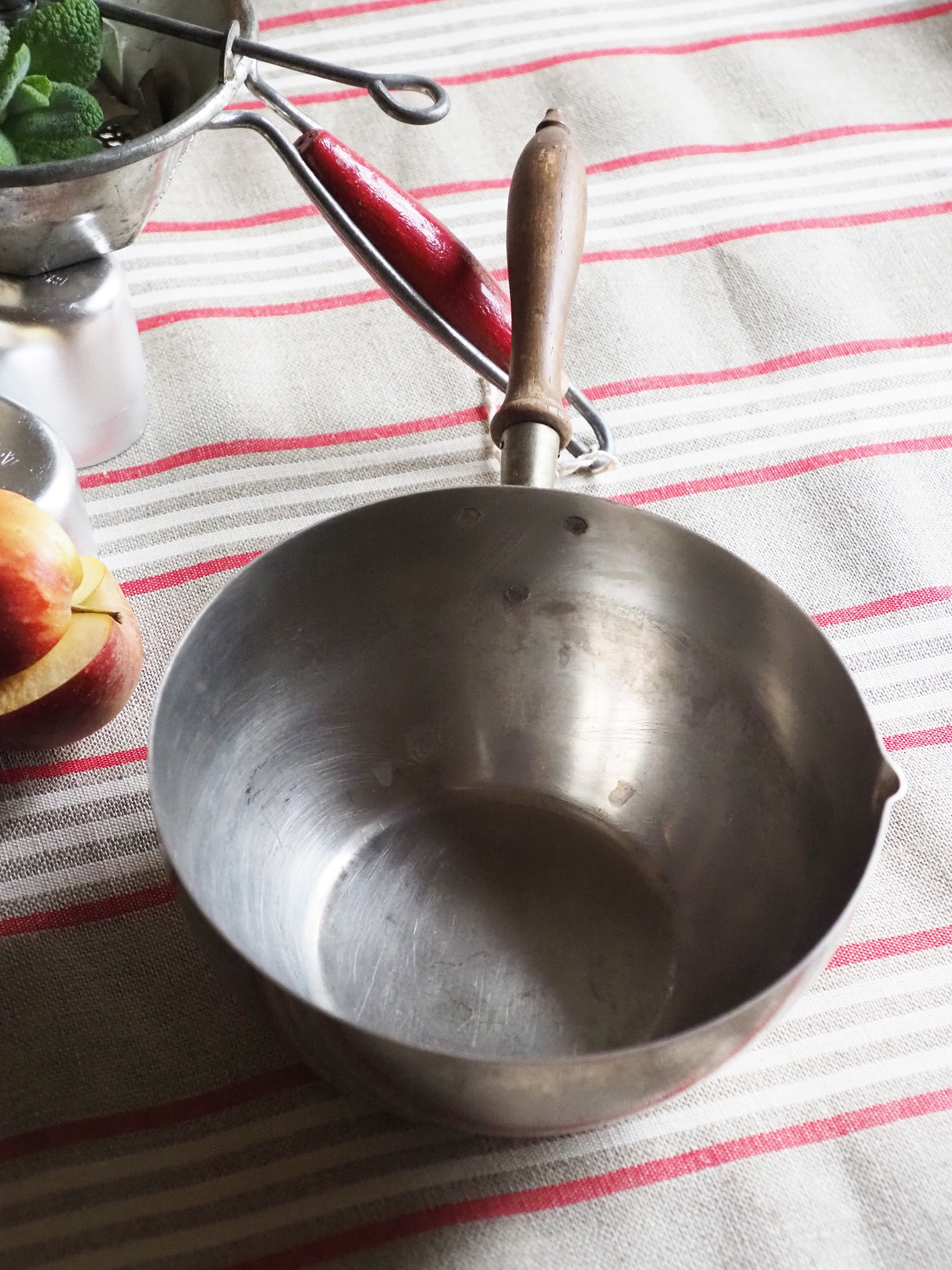 Ensemble de 3 casseroles antiques – Les Bleuets